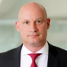 Arne Theia, UniCredit